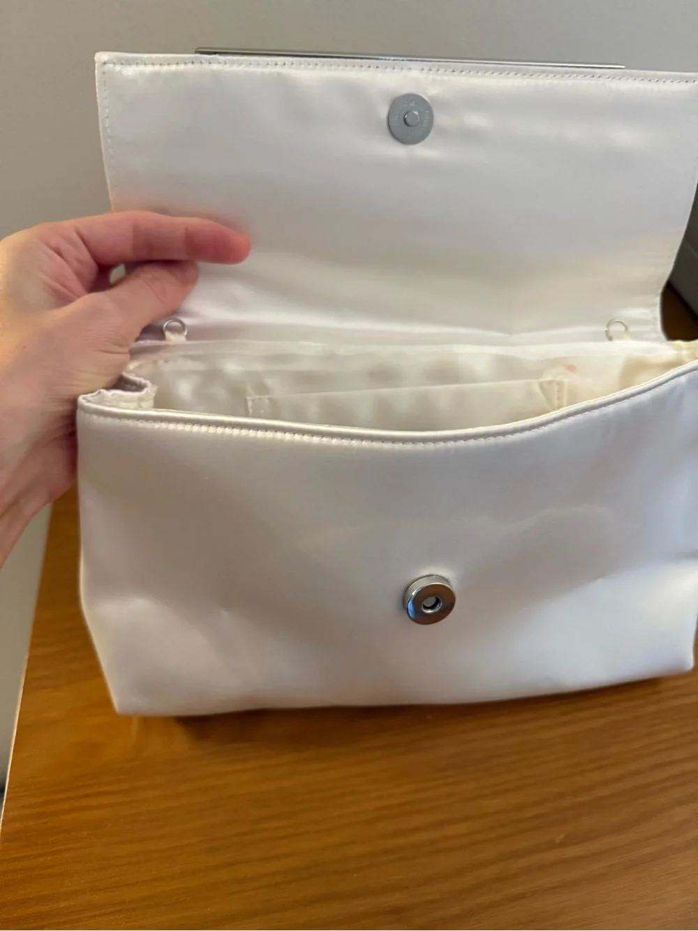 Jewel Badgley Mischka Ivory Satin Bow Clutch